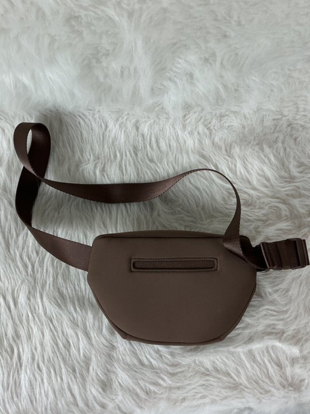 Quince Espresso Brown All Day Neoprene Belt Bag NWOT - Picture 2 of 3